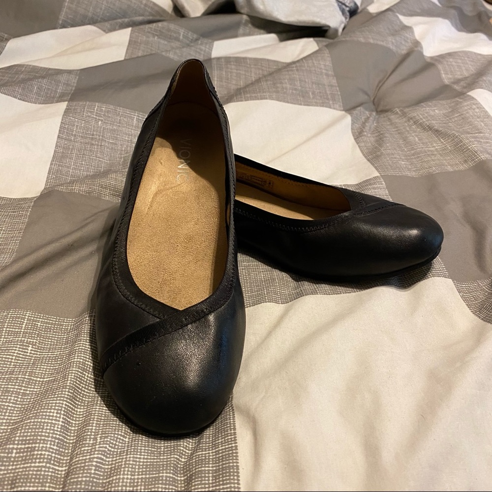 Vionic Carroll ballet flats size 8